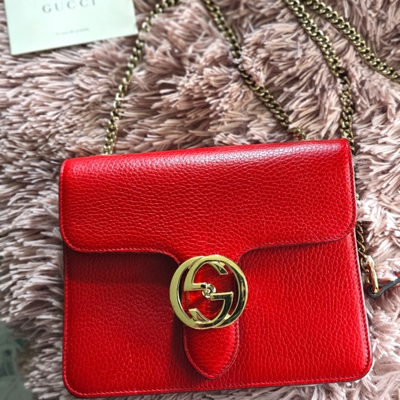 Gucci red interlocking buckle flap bag